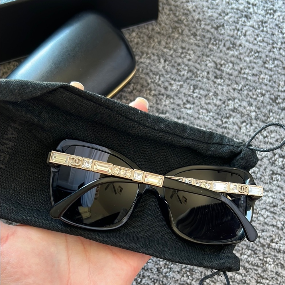 Chanel Black Sunglasses with Gold Accents - Picture 6 of 9